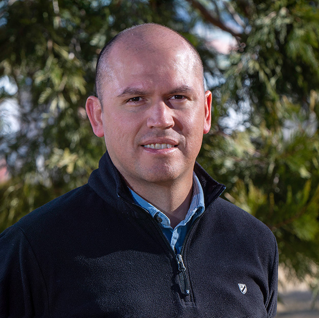Head shot of Alejandro Andrade Rodriguez